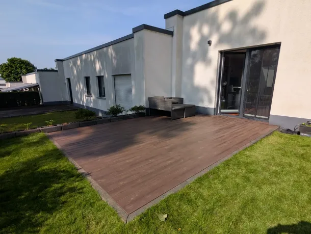 Fertige Holzterrasse